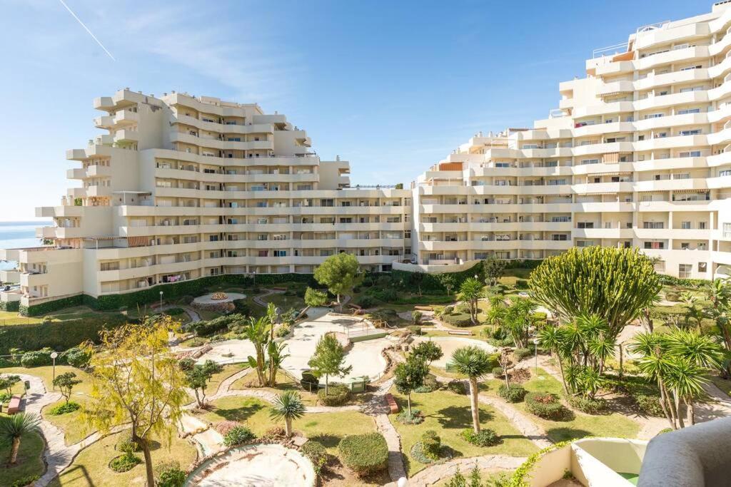 Sol Apartment - C&G Benal Beach Benalmádena Kültér fotó