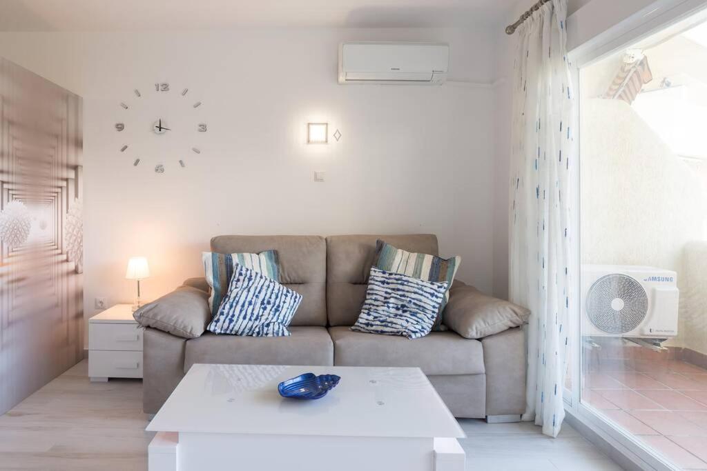 Sol Apartment - C&G Benal Beach Benalmádena Kültér fotó